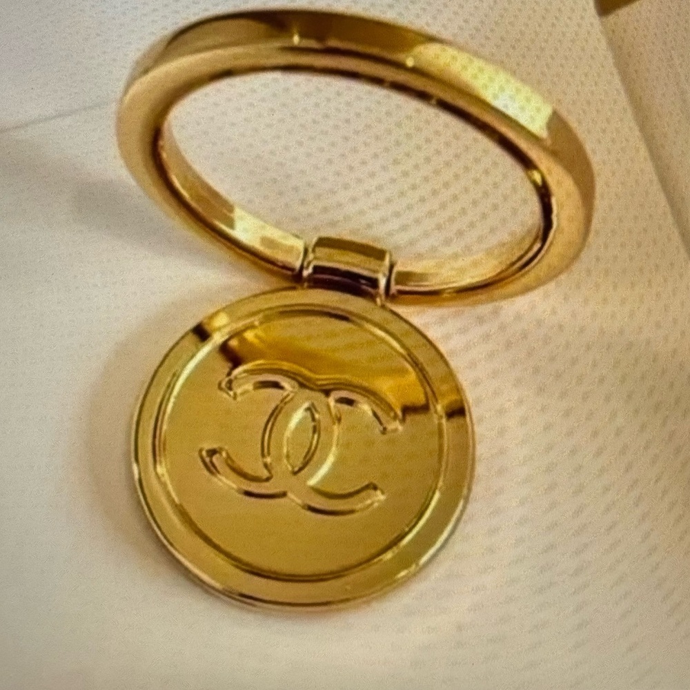 CHANEL Beauty Beaute Gold Phone Finger Ring Holder - Picture 8 of 8